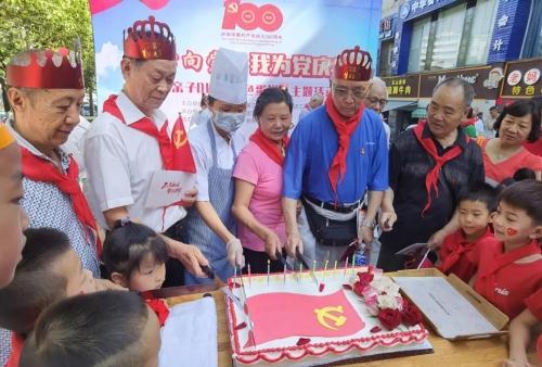 球迷俱乐部推荐低级别联赛后卫,图赫尔:我们也没那么渴望