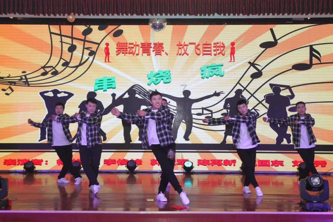 观影成为黄冈市民“新年俗”